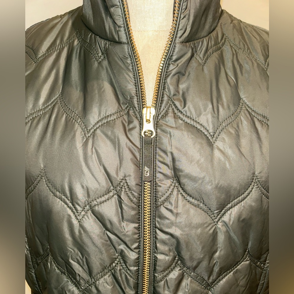 Vineyard Vines whale tail green puffer vest
